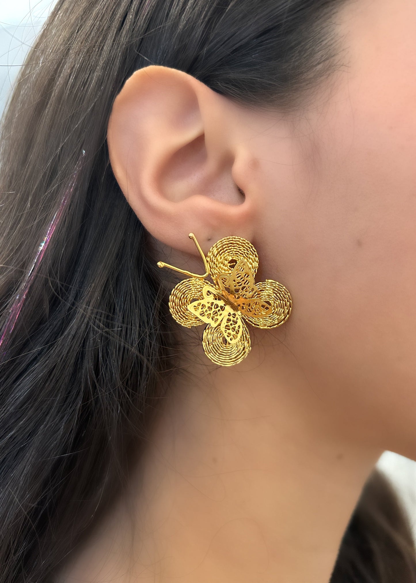 Alas de Crystal Earrings - Limited Offer