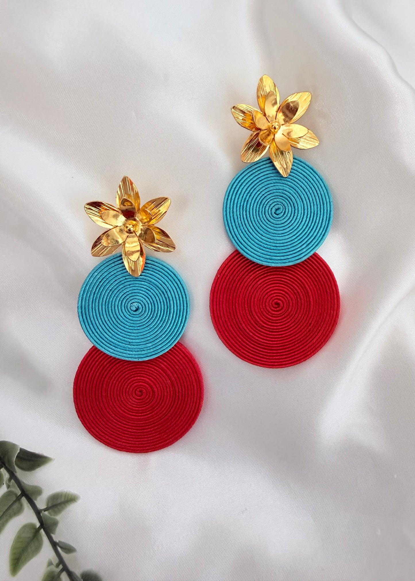 Aretes Macarena livianos de diseño artesanal soutache, vista de estilo