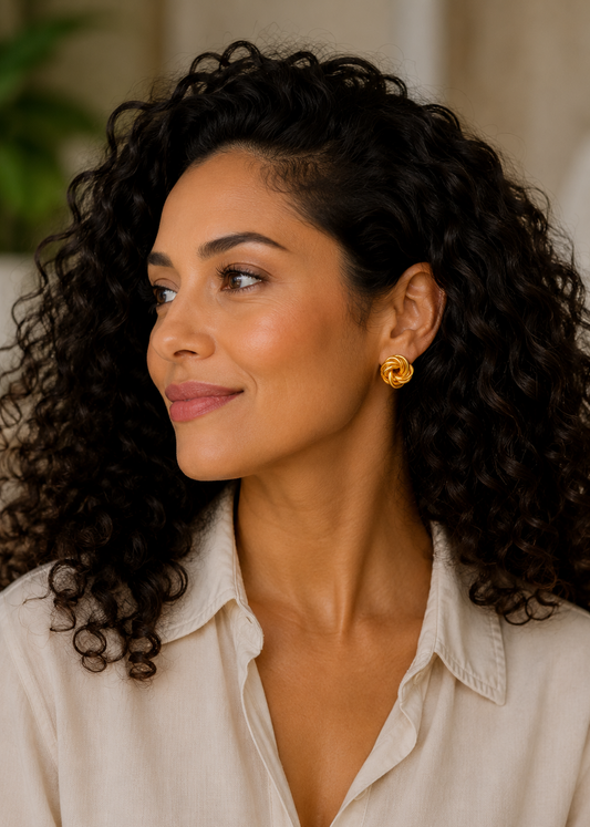 Maria Earrings – 24K gold-plated twisted knot handmade jewelry by Guapíssima