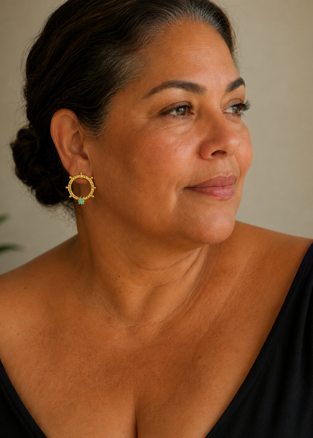 Verdant Glow S Earrings – 24K gold-plated handmade stud jewelry by Guapíssima