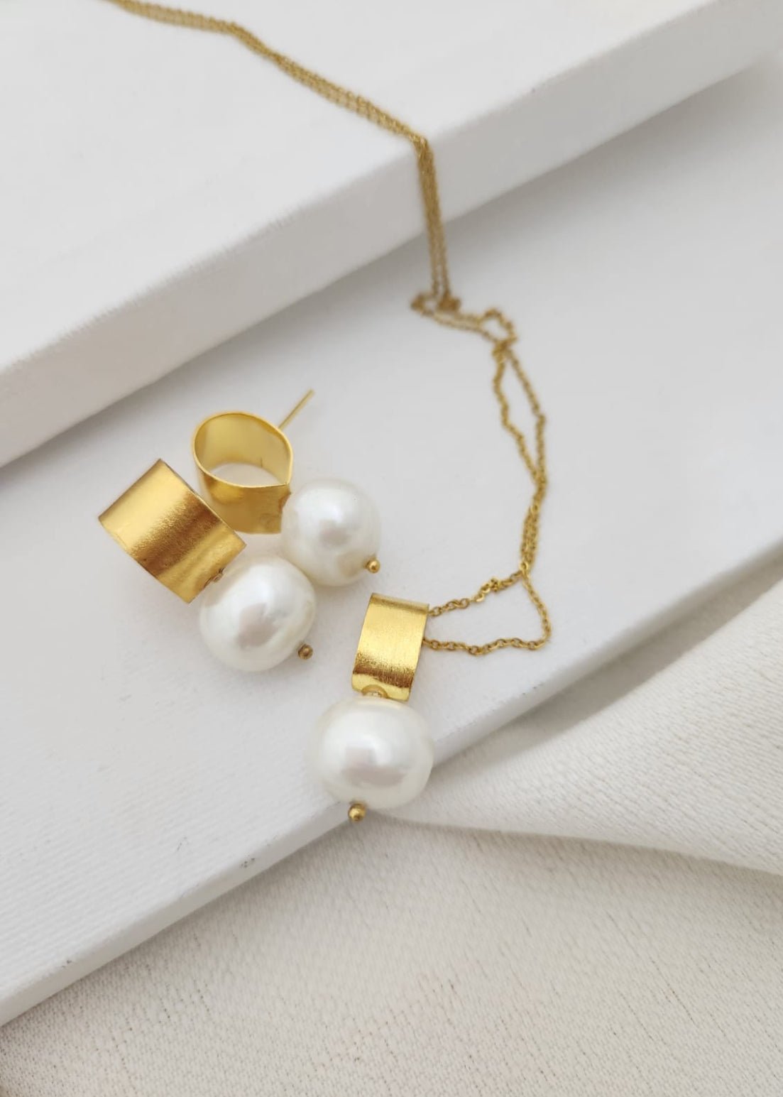 Serenade of Pearls + Free Gift ($20 Value!)