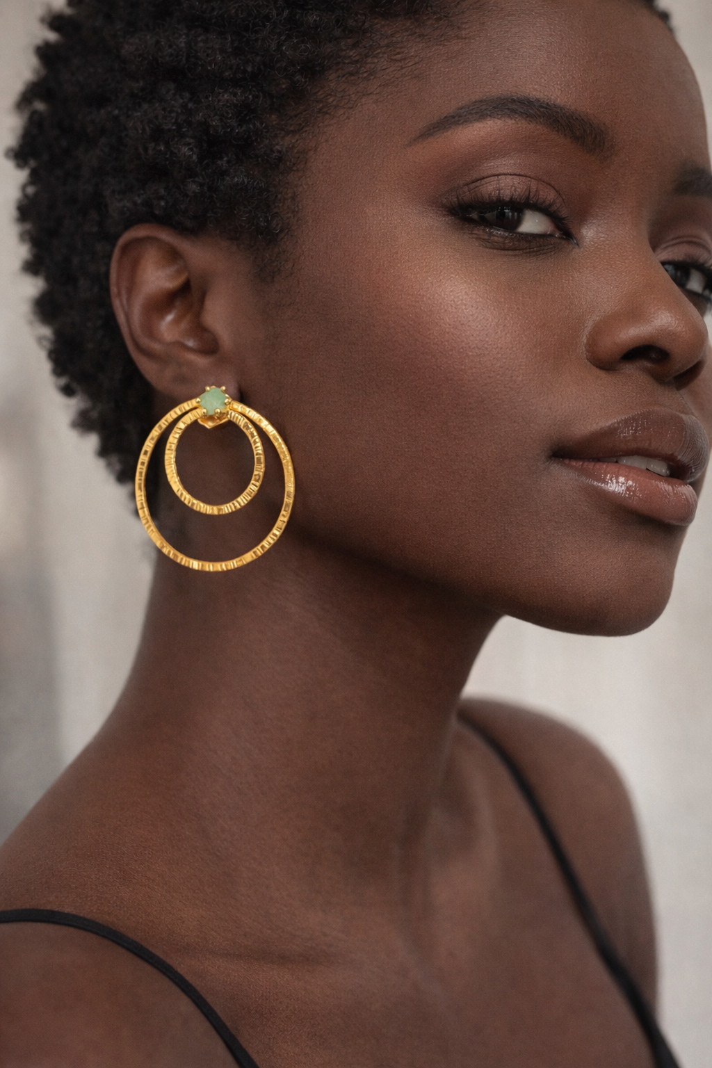 Lunas Earrings – 24K gold-plated double hoop handmade jewelry by Guapíssima